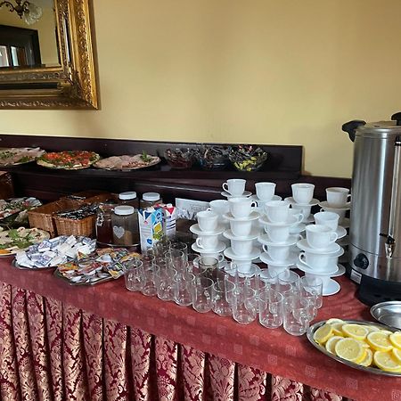 Avista Mielno Hotel Uniescie Bagian luar foto