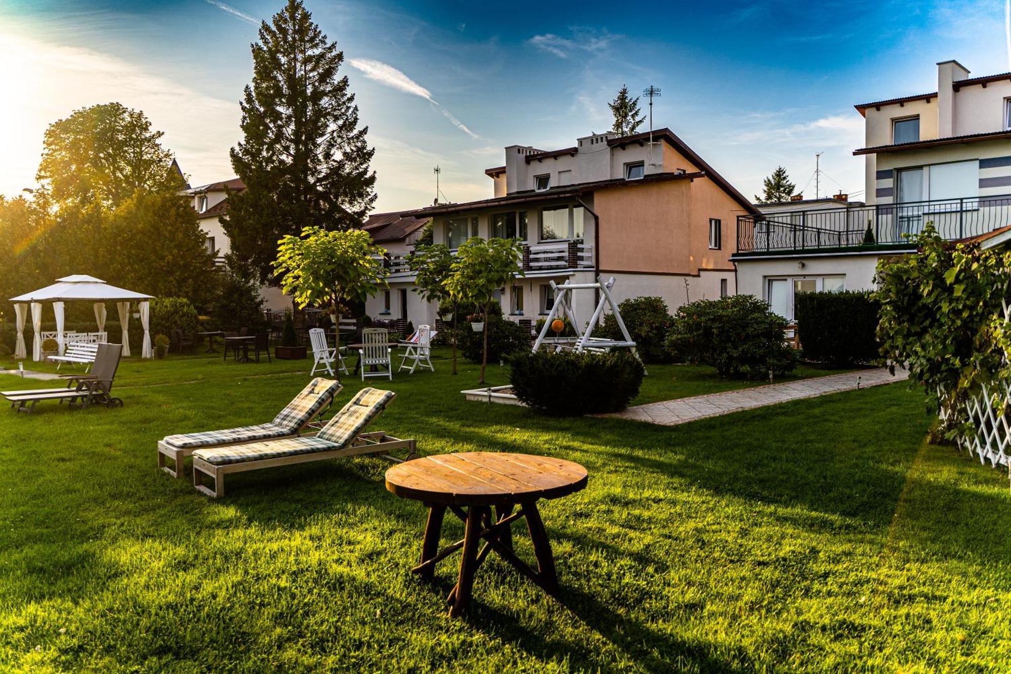 Avista Mielno Hotel Uniescie Bagian luar foto