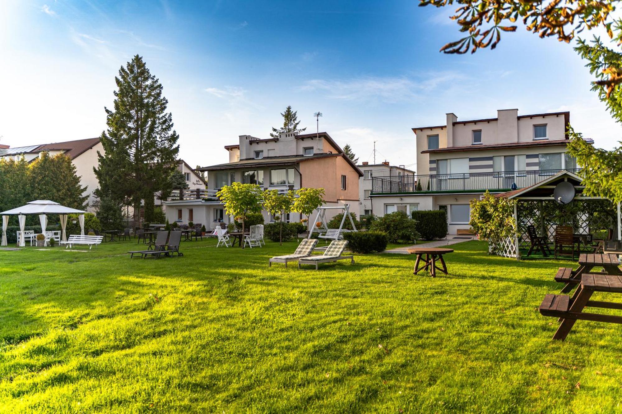 Avista Mielno Hotel Uniescie Bagian luar foto
