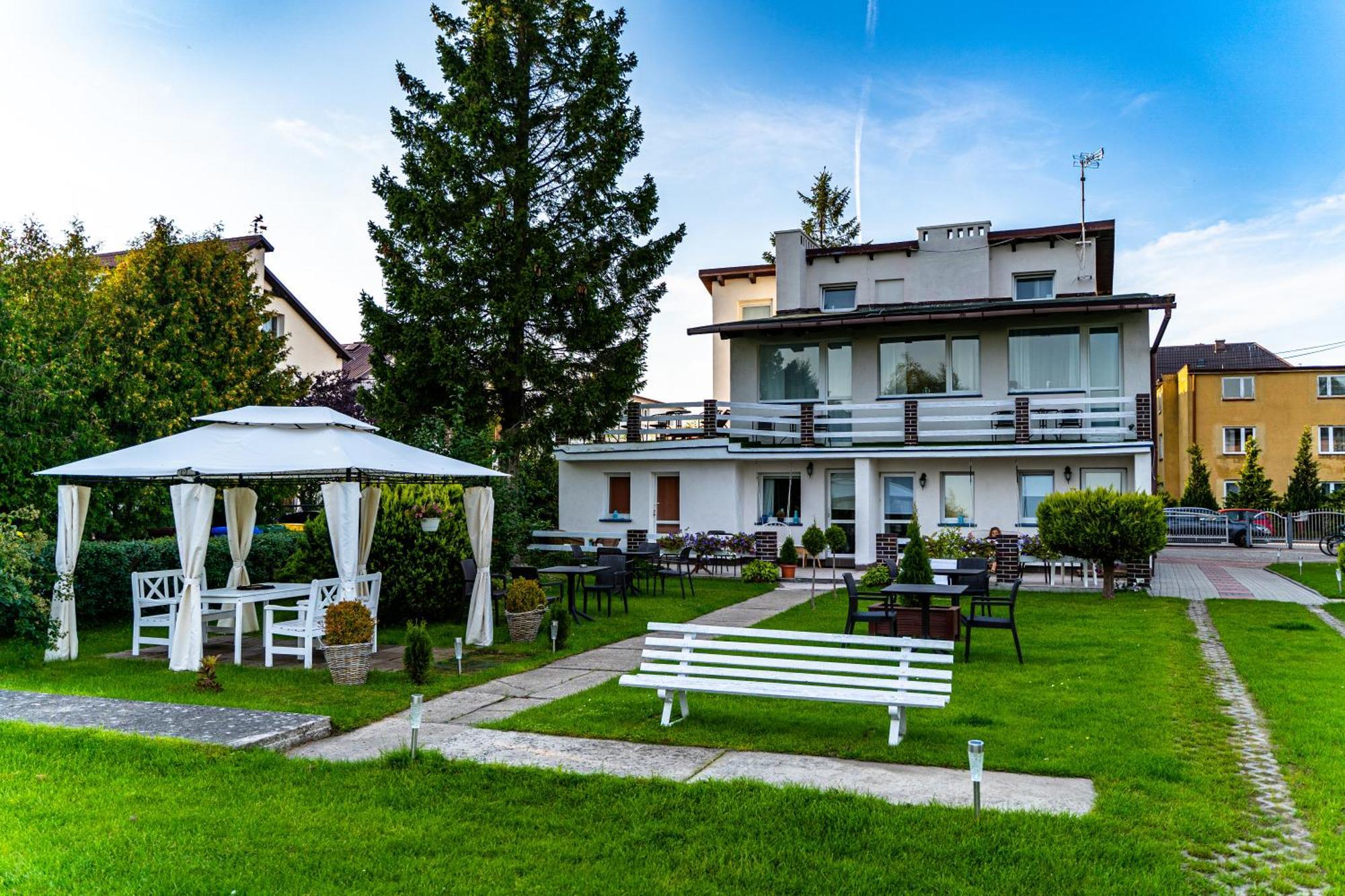 Avista Mielno Hotel Uniescie Bagian luar foto