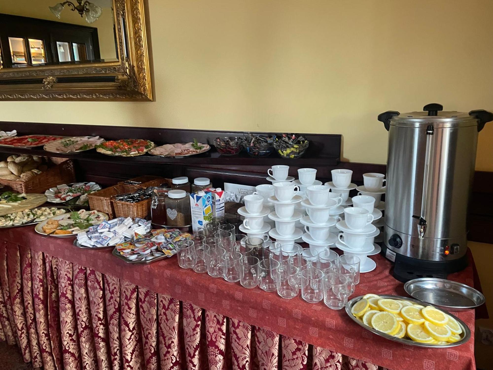 Avista Mielno Hotel Uniescie Bagian luar foto